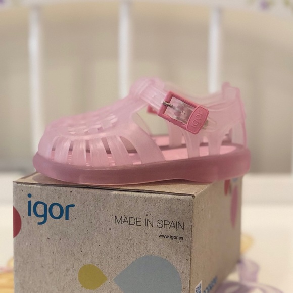 igor pink sandals